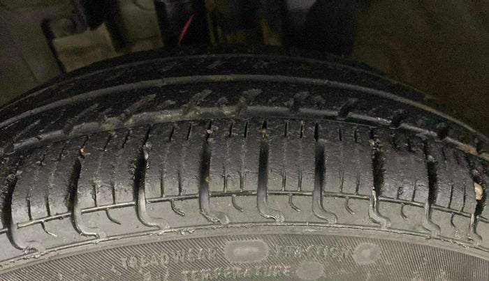 2019 Renault Kwid RXL, Petrol, Manual, 82,154 km, Left Front Tyre Tread