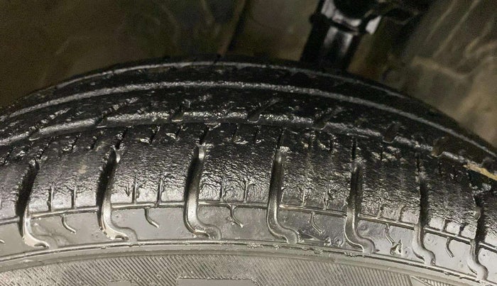 2019 Renault Kwid RXL, Petrol, Manual, 82,154 km, Right Front Tyre Tread