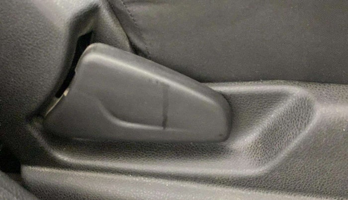 2019 Renault Kwid RXL, Petrol, Manual, 82,154 km, Driver Side Adjustment Panel