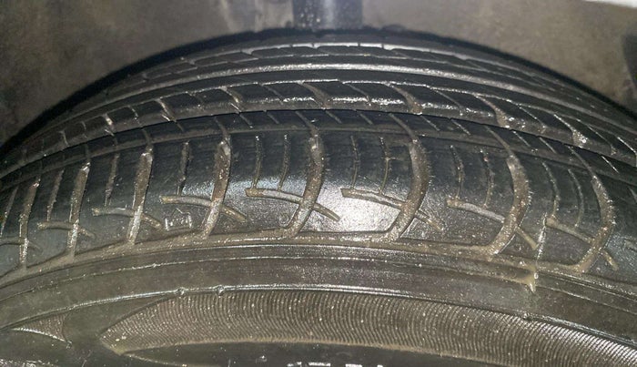 2012 Hyundai i20 MAGNA 1.2, Petrol, Manual, 47,690 km, Right Front Tyre Tread