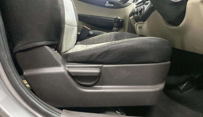 2012 Hyundai i20 MAGNA 1.2, Petrol, Manual, 47,690 km, Driver Side Adjustment Panel