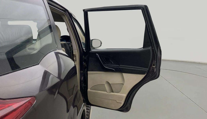 2016 Mahindra XUV500 W4, Diesel, Manual, 88,984 km, RHS Rear Door