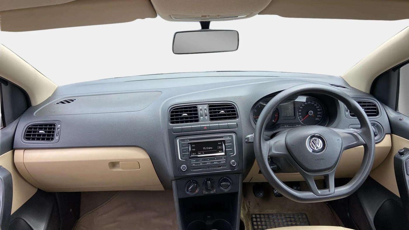 2017 Volkswagen Ameo COMFORTLINE 1.2L, Petrol, Manual, 41,367 km, Dashboard