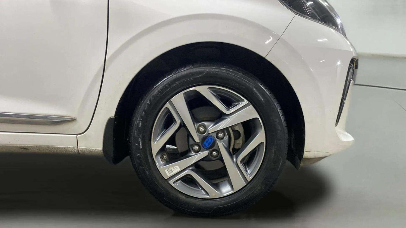 2024 Hyundai AURA SX 1.2 CNG, CNG, Manual, 44,971 km, Right Front Wheel