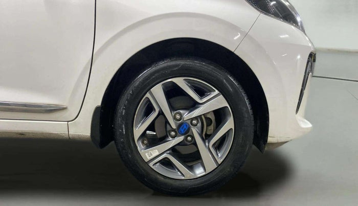 2024 Hyundai AURA SX 1.2 CNG, CNG, Manual, 44,971 km, Right Front Wheel