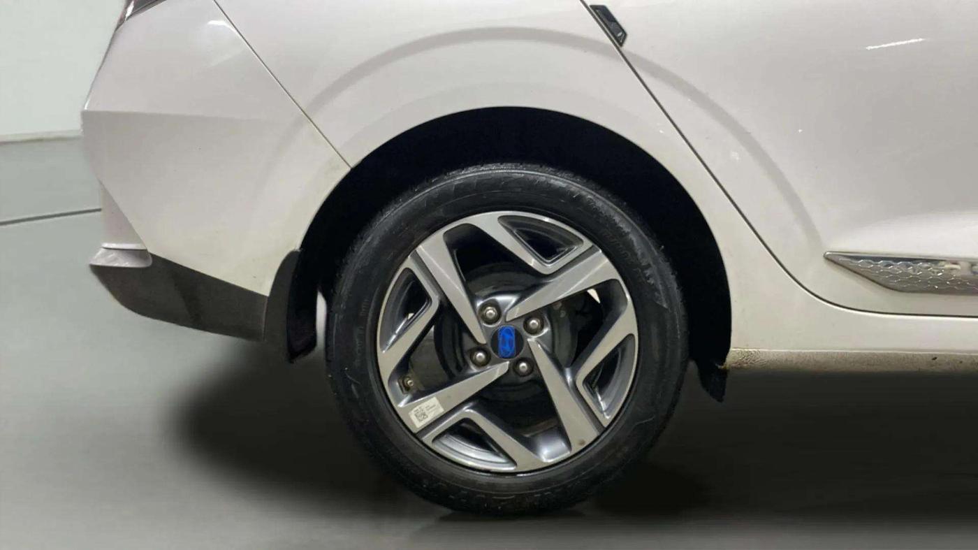 2024 Hyundai AURA SX 1.2 CNG, CNG, Manual, 44,971 km, Right Rear Wheel