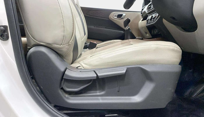 2024 Hyundai AURA SX 1.2 CNG, CNG, Manual, 44,971 km, Driver Side Adjustment Panel
