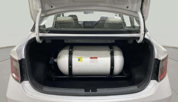 2024 Hyundai AURA SX 1.2 CNG, CNG, Manual, 44,971 km, Boot Inside