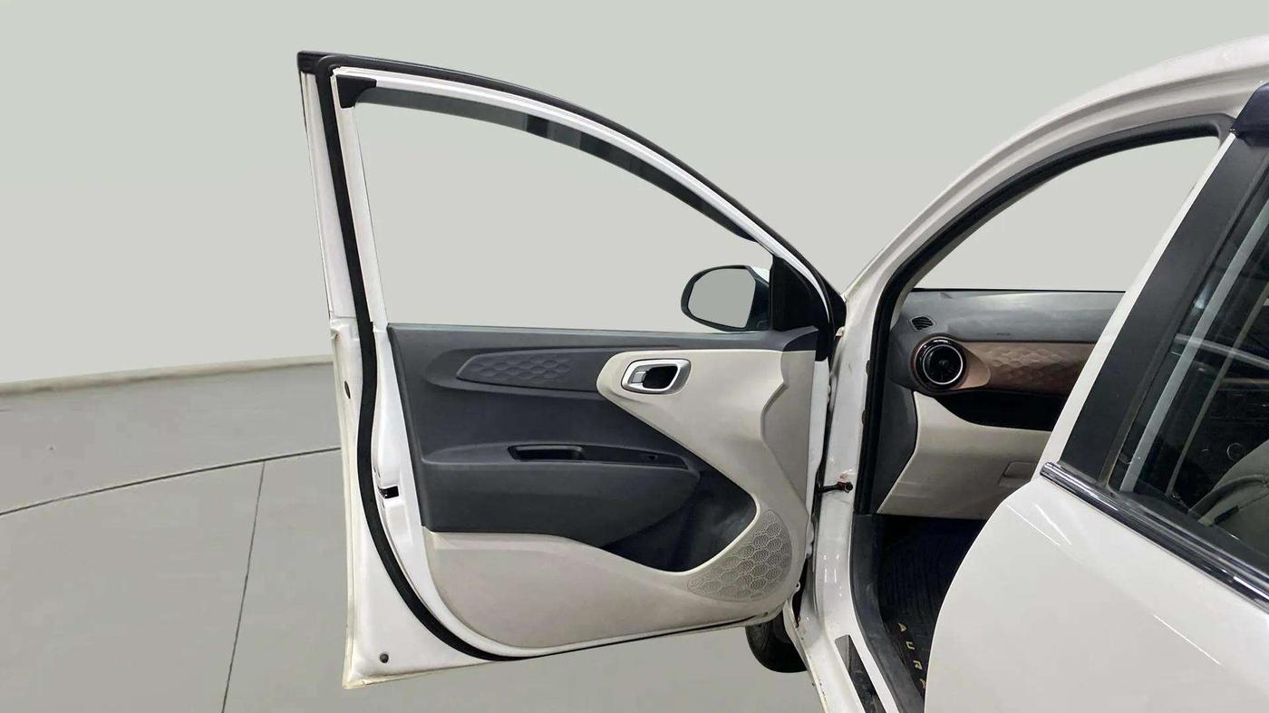 2024 Hyundai AURA SX 1.2 CNG, CNG, Manual, 44,971 km, LHS Front Door