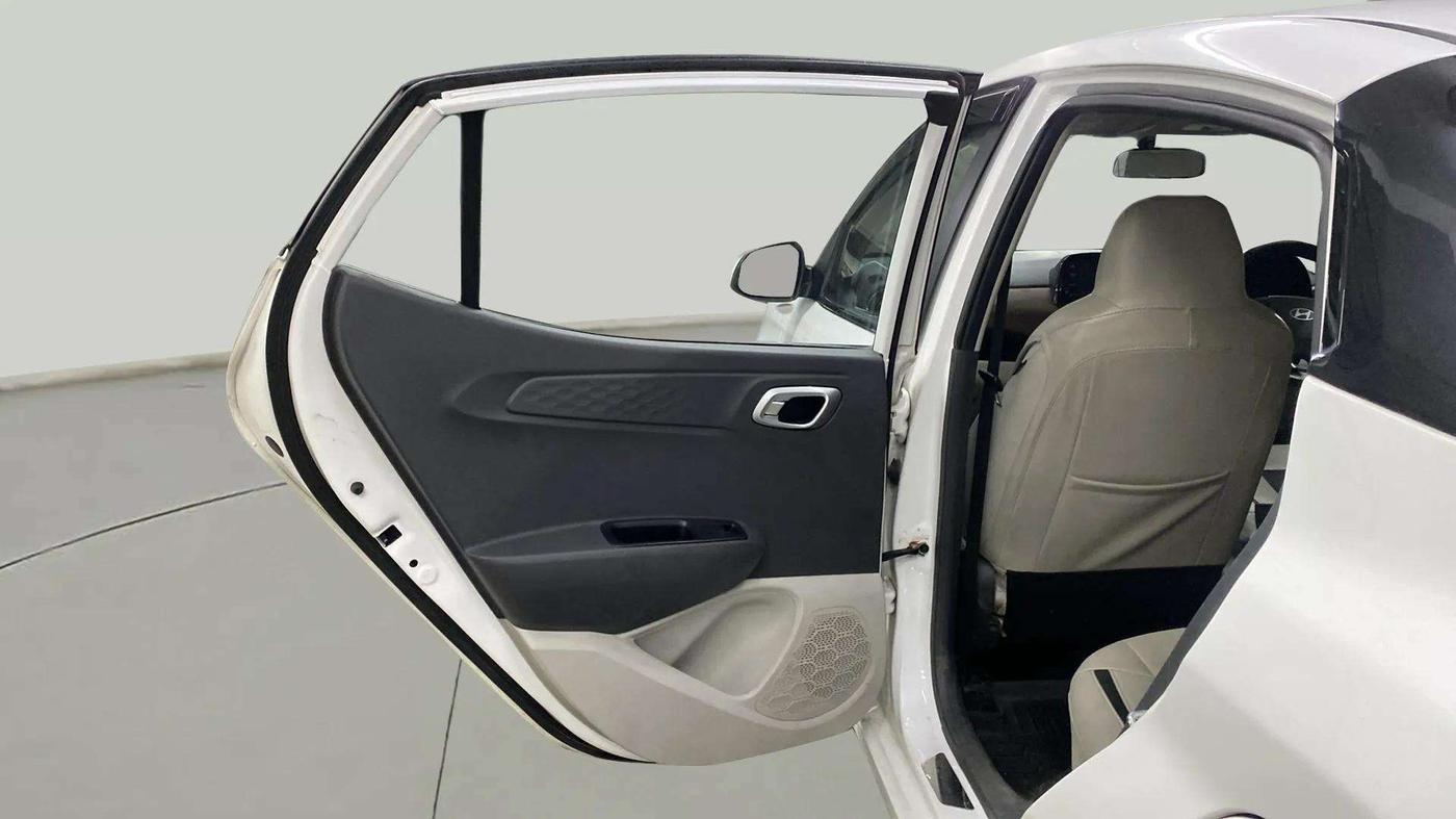 2024 Hyundai AURA SX 1.2 CNG, CNG, Manual, 44,971 km, LHS Rear Door