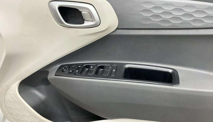 2024 Hyundai AURA SX 1.2 CNG, CNG, Manual, 44,971 km, Driver Side Door Panels Control