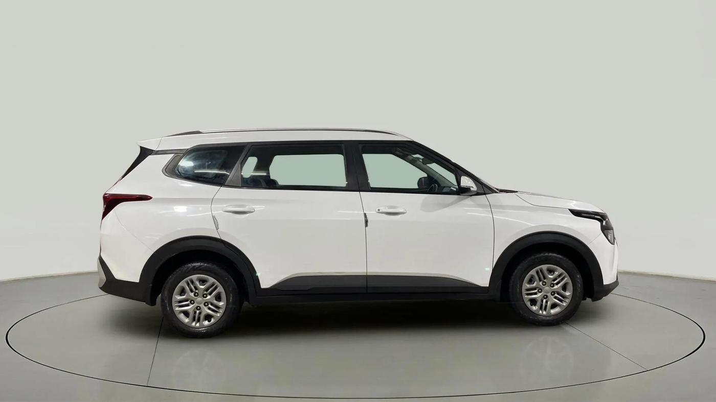 2022 KIA CARENS PRESTIGE 1.5 PETROL 7 STR, Petrol, Manual, 39,563 km, Right Side View