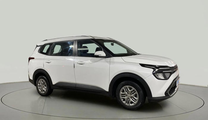 2022 KIA CARENS PRESTIGE 1.5 PETROL 7 STR, Petrol, Manual, 39,437 km, Right Front Diagonal