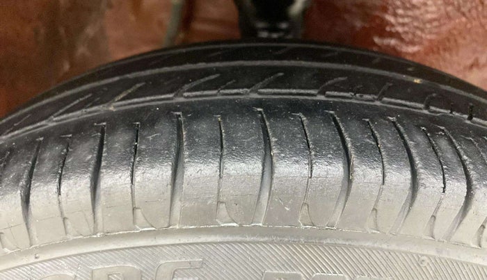2015 Maruti Alto 800 LXI, Petrol, Manual, 58,910 km, Right Front Tyre Tread