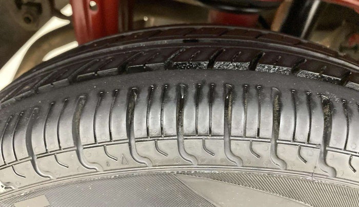 2015 Maruti Alto 800 LXI, Petrol, Manual, 58,910 km, Right Rear Tyre Tread