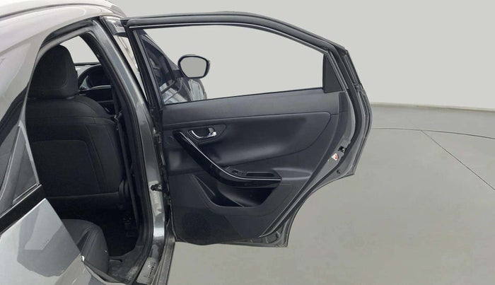 2024 Tata NEXON FEARLESS + SUNROOF DCA DUAL TONE 1.2 PETROL, Petrol, Automatic, 5,380 km, RHS Rear Door