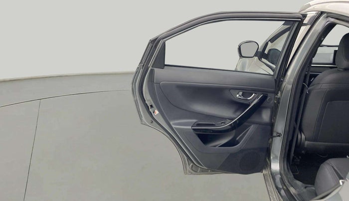 2024 Tata NEXON FEARLESS + SUNROOF DCA DUAL TONE 1.2 PETROL, Petrol, Automatic, 5,380 km, LHS Rear Door