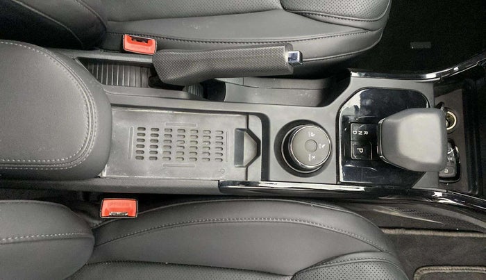 2024 Tata NEXON FEARLESS + SUNROOF DCA DUAL TONE 1.2 PETROL, Petrol, Automatic, 5,380 km, Gear Lever