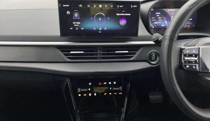 2024 Tata NEXON FEARLESS + SUNROOF DCA DUAL TONE 1.2 PETROL, Petrol, Automatic, 5,380 km, Air Conditioner