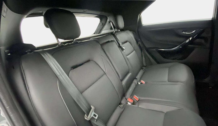 2024 Tata NEXON FEARLESS + SUNROOF DCA DUAL TONE 1.2 PETROL, Petrol, Automatic, 5,380 km, Right Side Rear Door Cabin