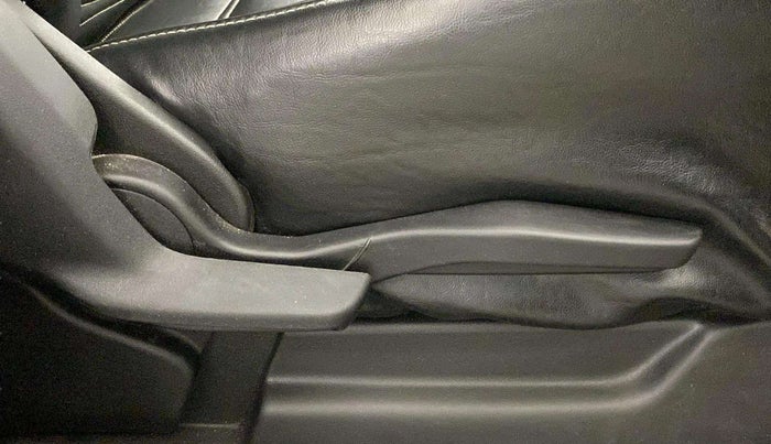 2021 Maruti XL6 ZETA MT, Petrol, Manual, 72,432 km, Driver Side Adjustment Panel