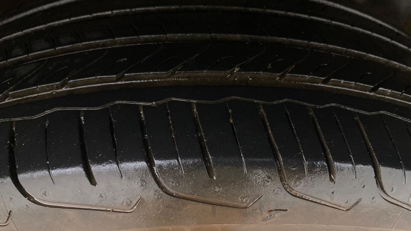 2023 Maruti FRONX DELTA PLUS 1.2MT, Petrol, Manual, 31,992 km, Left Rear Tyre Tread