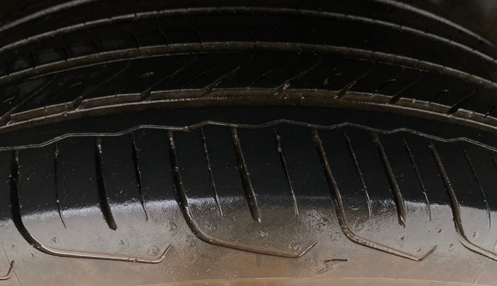 2023 Maruti FRONX DELTA PLUS 1.2MT, Petrol, Manual, 31,992 km, Left Rear Tyre Tread