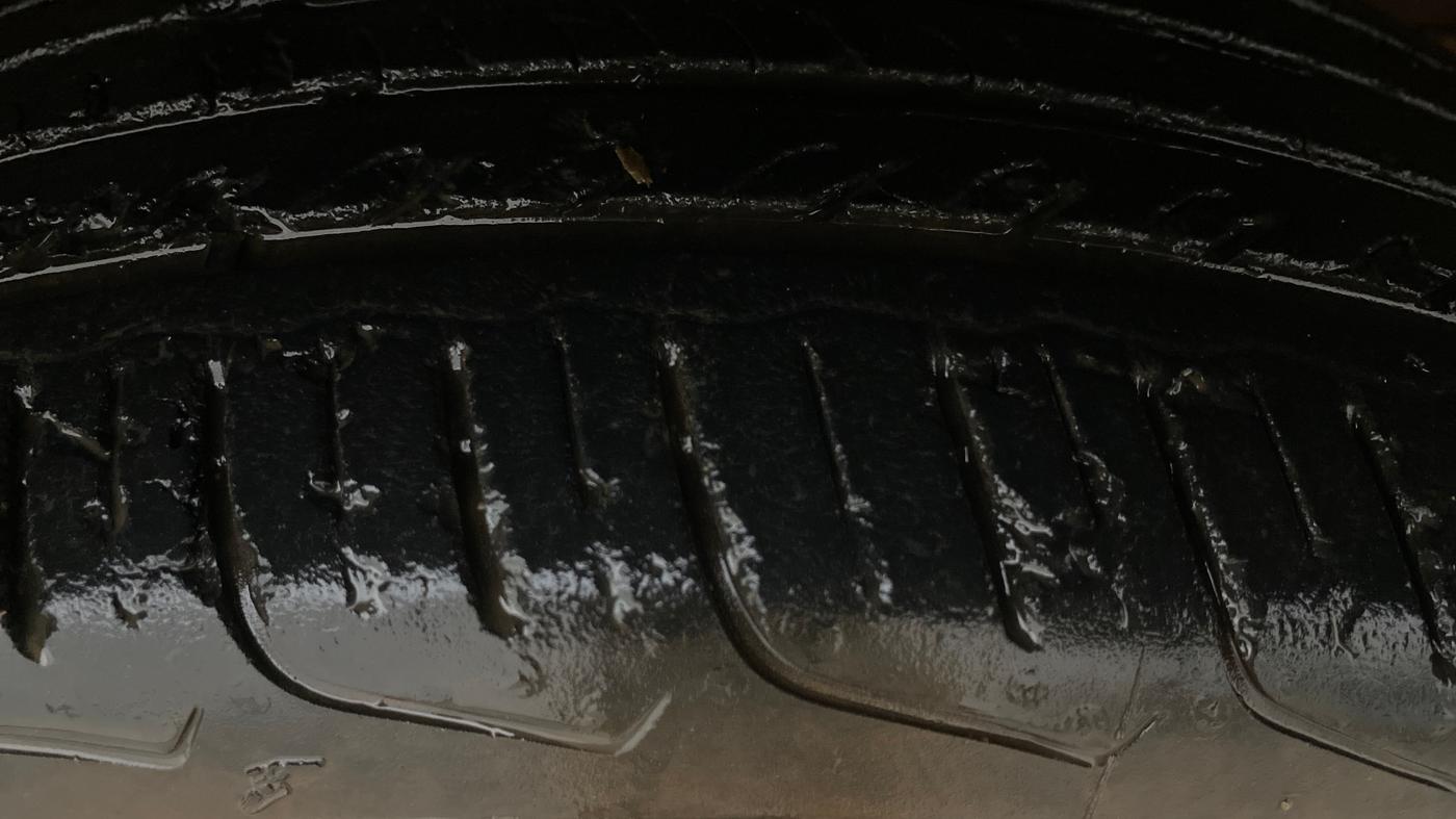 2023 Maruti FRONX DELTA PLUS 1.2MT, Petrol, Manual, 31,992 km, Right Front Tyre Tread