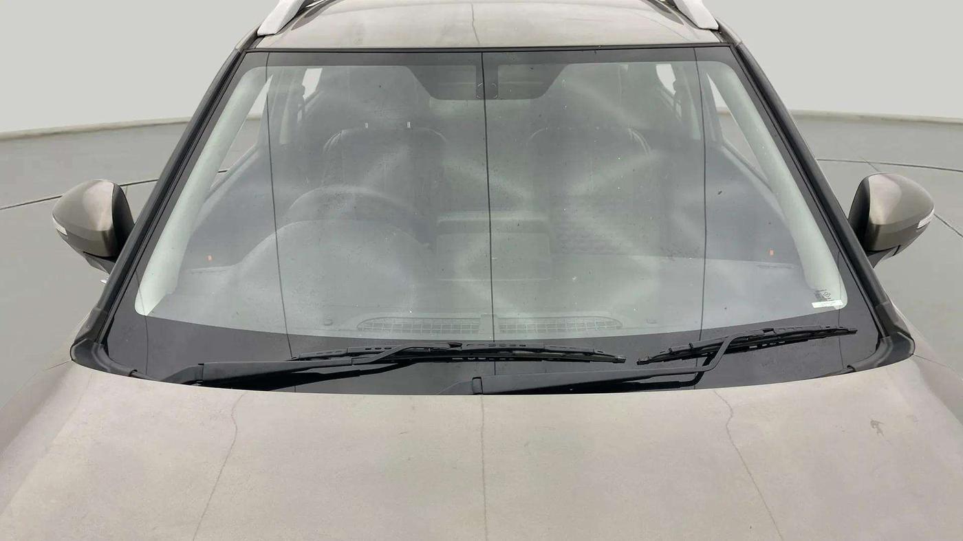 2022 Maruti BREZZA VXI SMART HYBRID, Petrol, Manual, 25,207 km, Front Windshield