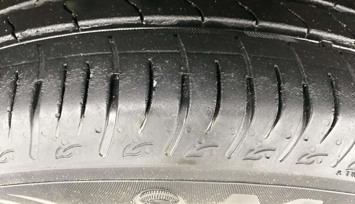 2022 Maruti BREZZA VXI SMART HYBRID, Petrol, Manual, 25,073 km, Left Front Tyre Tread