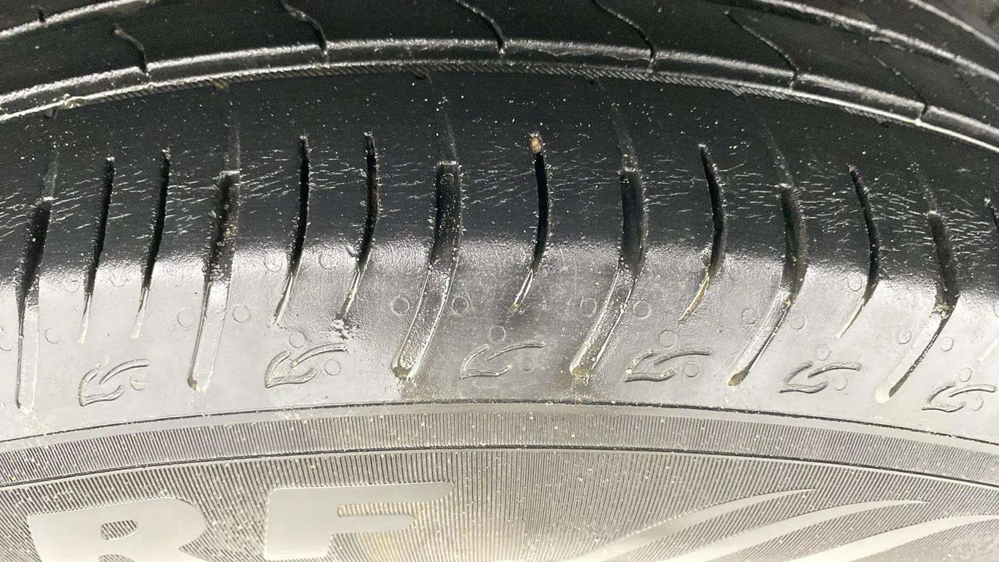 2022 Maruti BREZZA VXI SMART HYBRID, Petrol, Manual, 25,207 km, Right Rear Tyre Tread