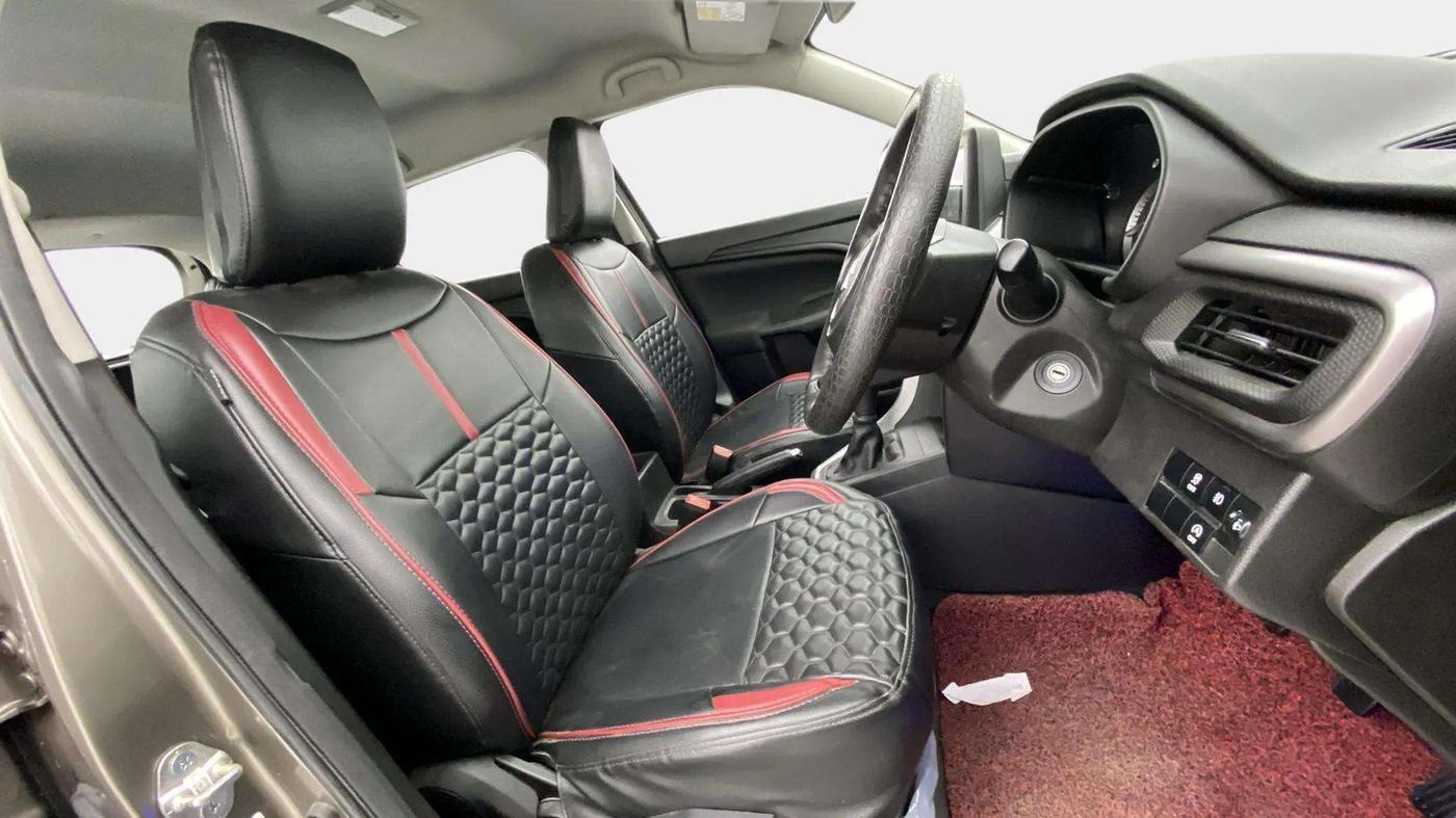 2022 Maruti BREZZA VXI SMART HYBRID, Petrol, Manual, 25,207 km, Right Side Front Door Cabin