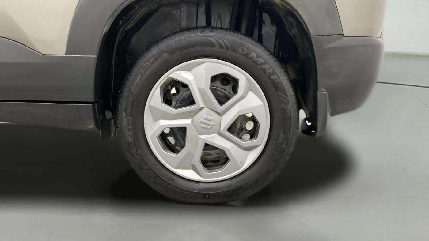 2022 Maruti BREZZA VXI SMART HYBRID, Petrol, Manual, 25,207 km, Left Rear Wheel