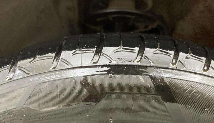 2017 Maruti Baleno ZETA PETROL 1.2, Petrol, Manual, 70,240 km, Left Front Tyre Tread