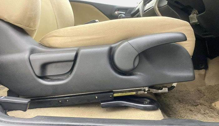 2016 Honda City 1.5L I-VTEC V MT, Petrol, Manual, 75,698 km, Driver Side Adjustment Panel