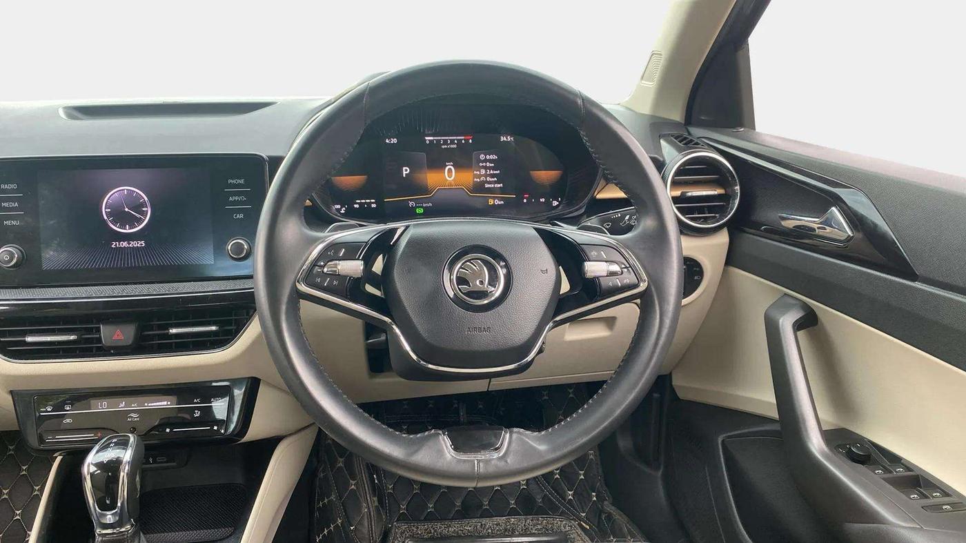 2023 Skoda SLAVIA STYLE 1.0L TSI AT, Petrol, Automatic, 30,639 km, Steering Wheel Close Up
