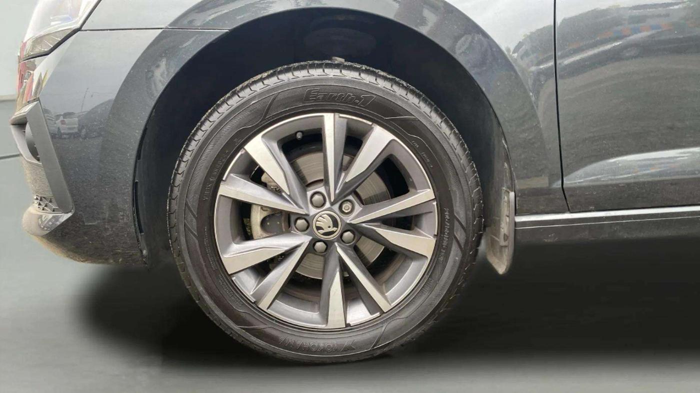 2023 Skoda SLAVIA STYLE 1.0L TSI AT, Petrol, Automatic, 30,639 km, Left Front Wheel