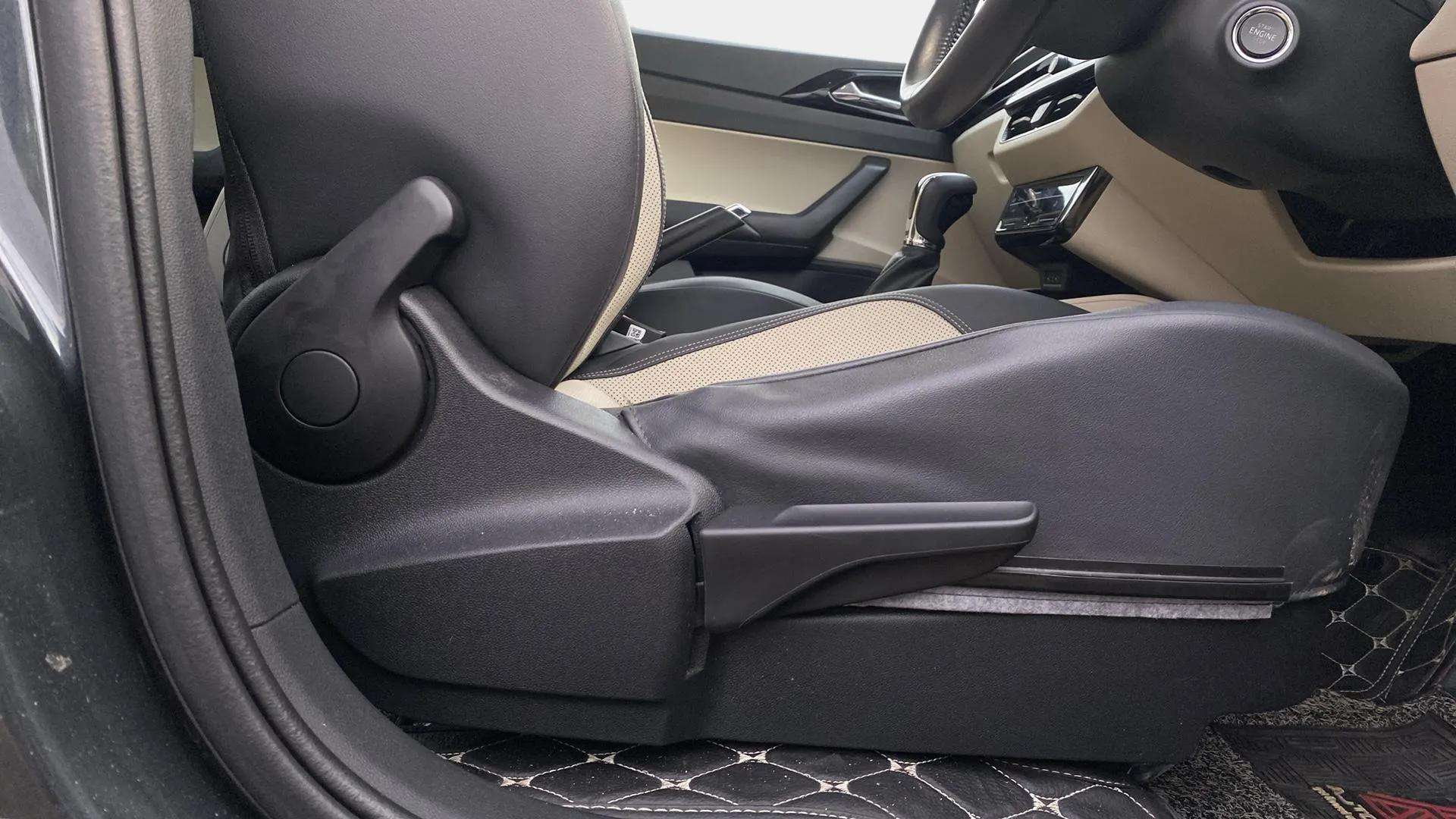 Driver-side-adjustment-panel-40