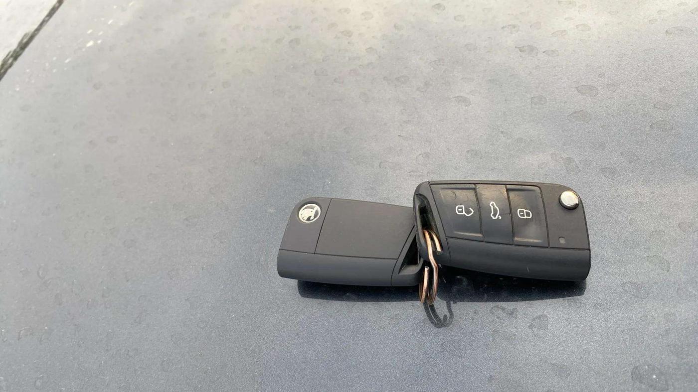 2023 Skoda SLAVIA STYLE 1.0L TSI AT, Petrol, Automatic, 30,639 km, Key Close Up