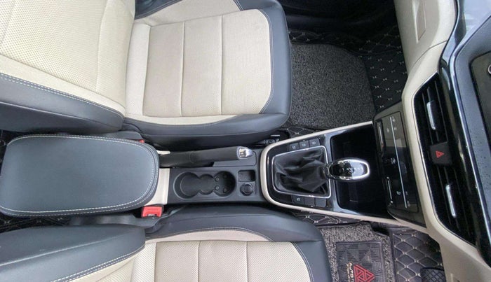 2023 Skoda SLAVIA STYLE 1.0L TSI AT, Petrol, Automatic, 30,580 km, Gear Lever