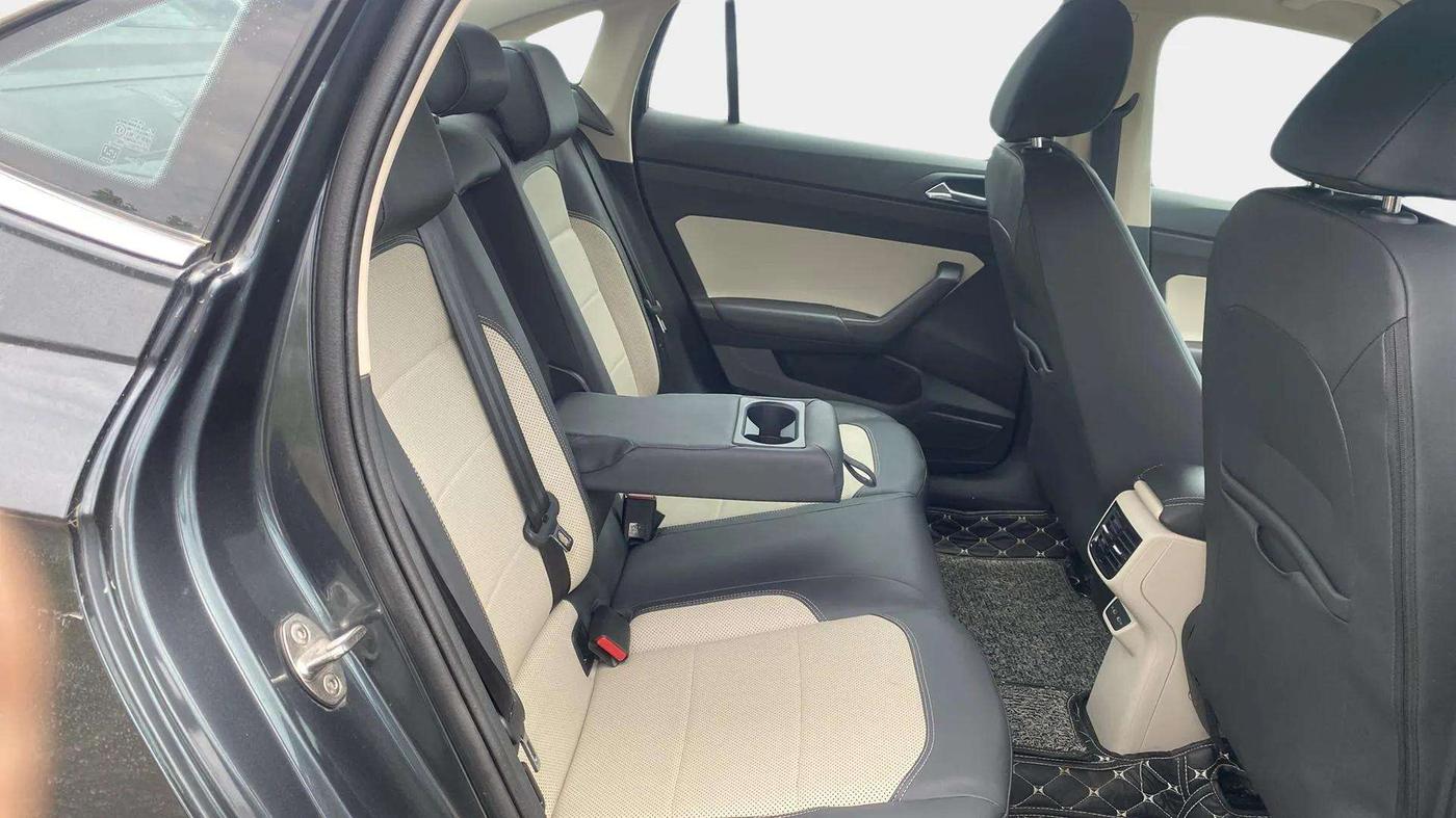 2023 Skoda SLAVIA STYLE 1.0L TSI AT, Petrol, Automatic, 30,639 km, Right Side Rear Door Cabin