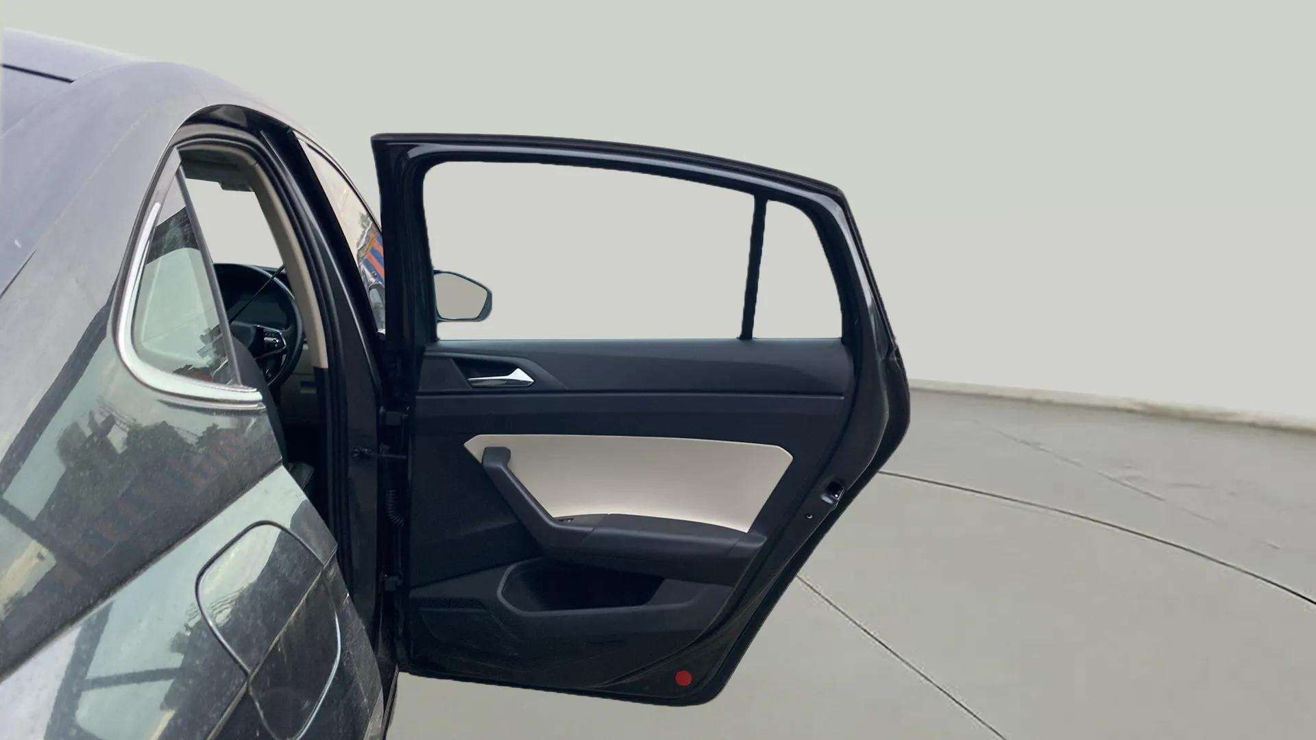 RHS-Rear-Door-Open-33