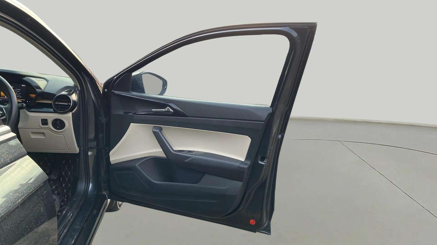 2023 Skoda SLAVIA STYLE 1.0L TSI AT, Petrol, Automatic, 30,639 km, RHS Front Door
