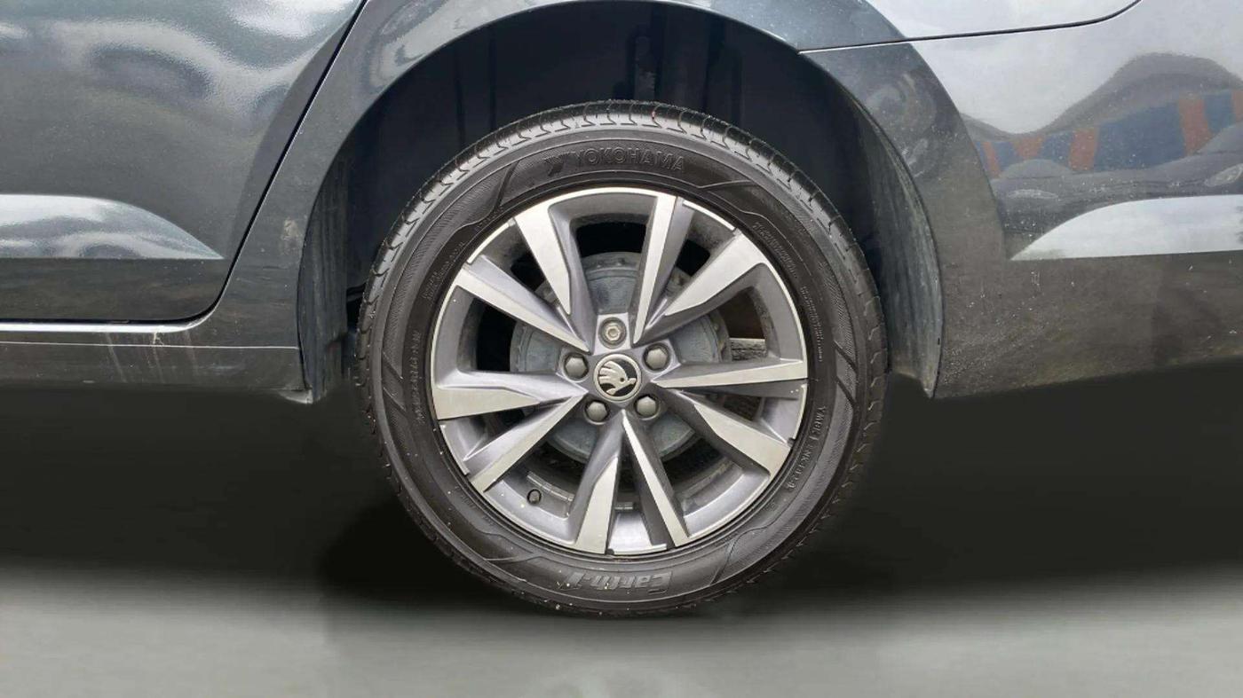 2023 Skoda SLAVIA STYLE 1.0L TSI AT, Petrol, Automatic, 30,639 km, Left Rear Wheel