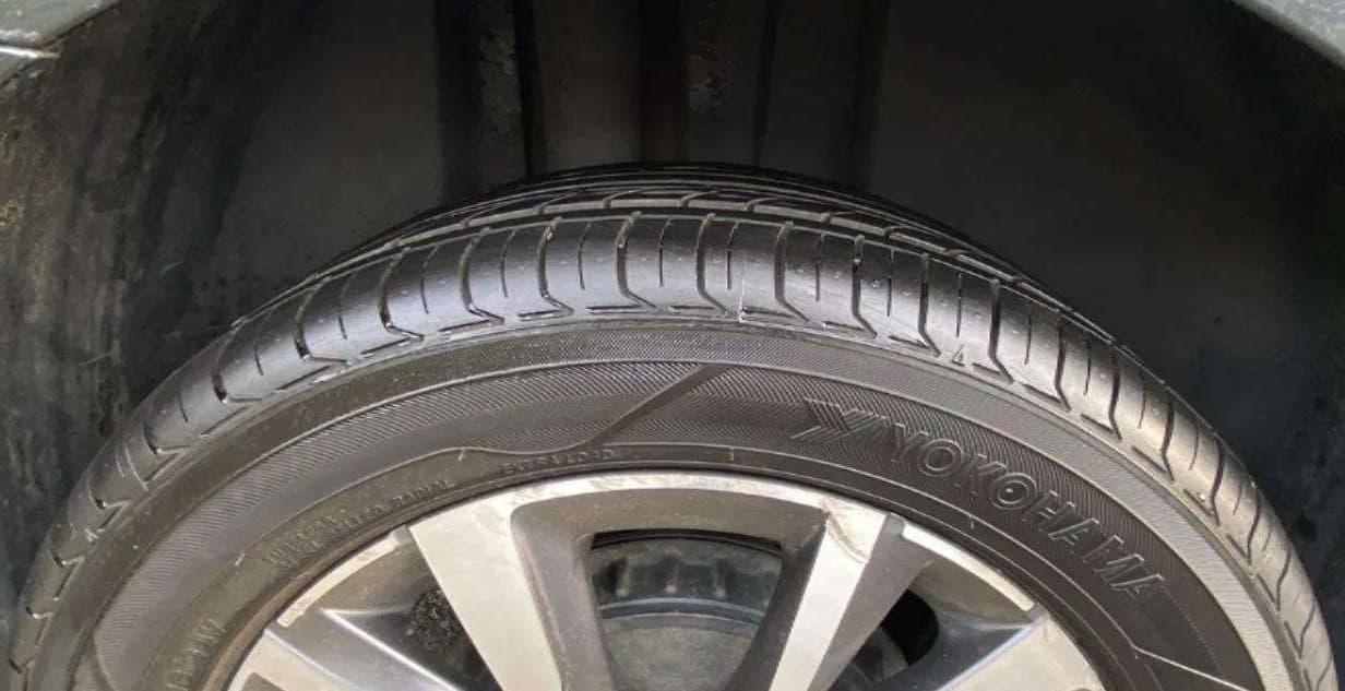 2023 Skoda SLAVIA STYLE 1.0L TSI AT, Petrol, Automatic, 30,639 km, Right Rear Tyre Tread