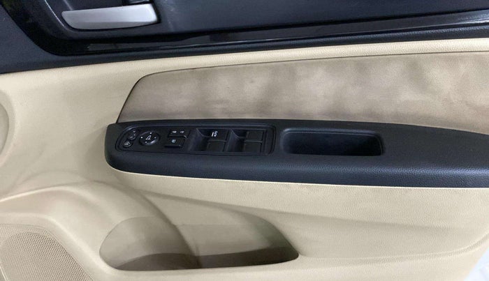 2019 Honda Amaze 1.2L I-VTEC S, CNG, Manual, 51,241 km, Driver Side Door Panels Control