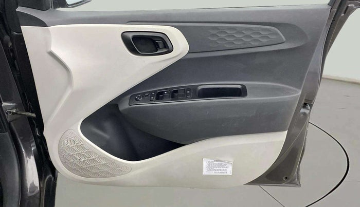 2022 Hyundai AURA S 1.2 CNG, CNG, Manual, 47,438 km, Driver Side Door Panels Control