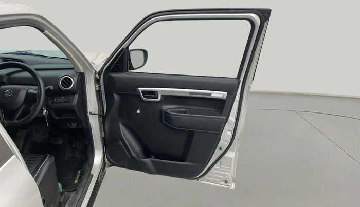 2022 Maruti S PRESSO VXI PLUS AMT, Petrol, Automatic, 23,026 km, RHS Front Door