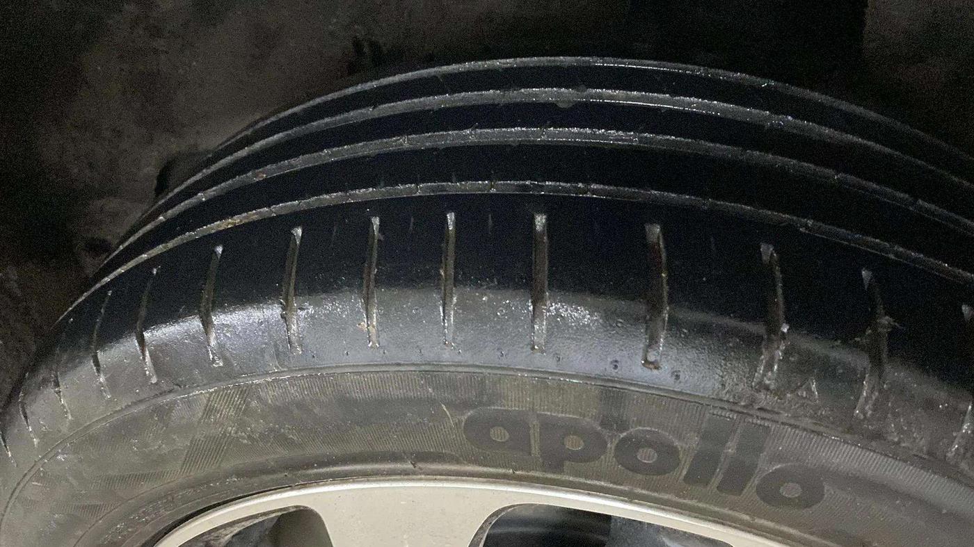 2021 Maruti Baleno ZETA PETROL 1.2, Petrol, Manual, 35,526 km, Right Rear Tyre Tread
