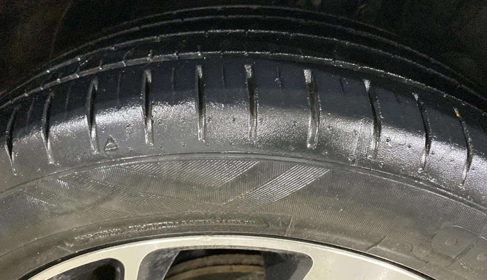 2021 Maruti Baleno ZETA PETROL 1.2, Petrol, Manual, 35,526 km, Right Front Tyre Tread